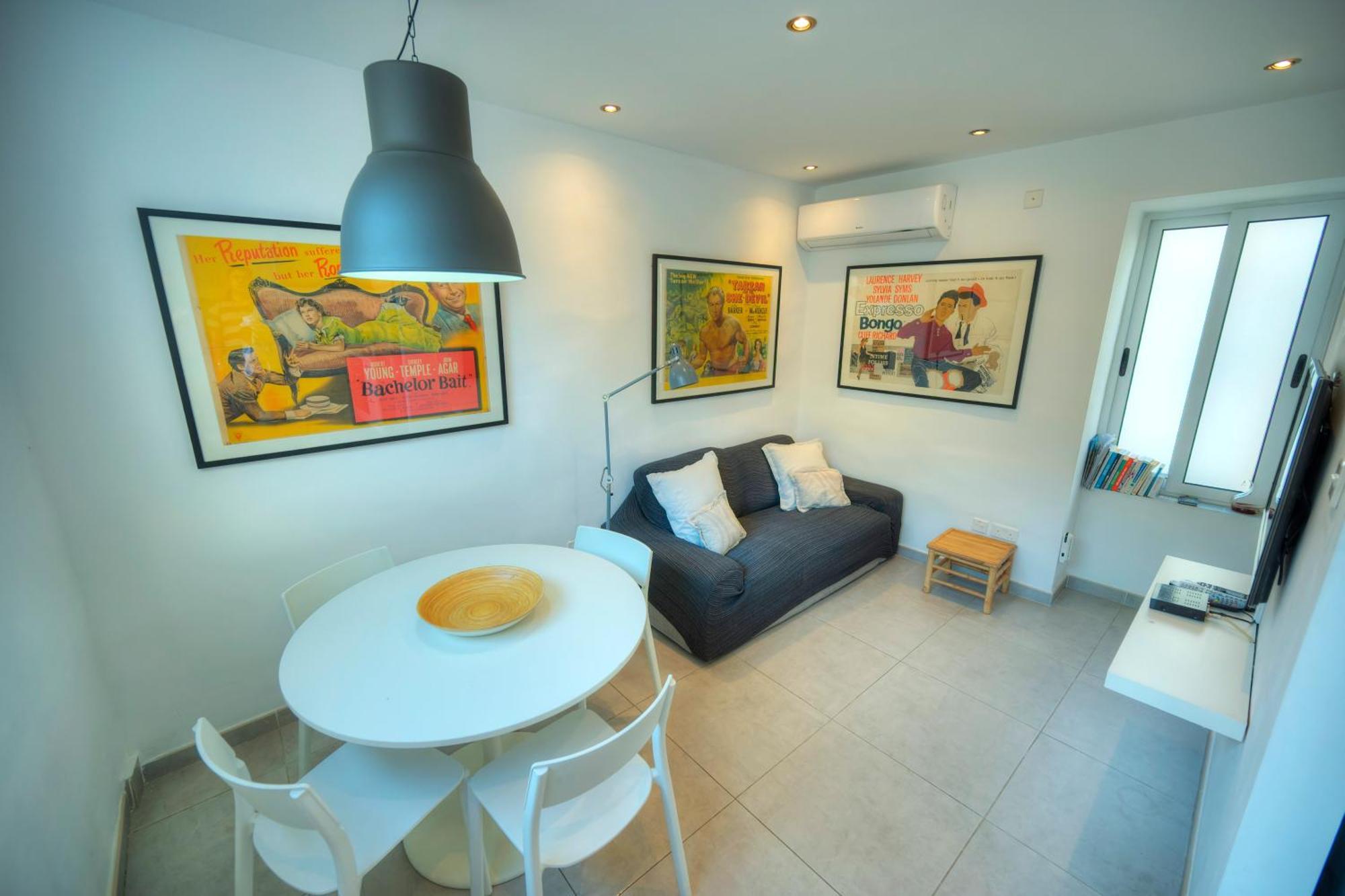 Seaview Sliema 30 Seconds To High Street & Ferry, 2X Double En-Suite Bedrooms, Modern Whole Traditional Townhouse, Kitchen, Living Area, & Roof Terrace Exterior foto